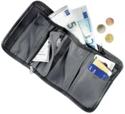 Deuter Travel Wallet RFID -Da Segel Geschaft 3262701 offen 21 720x600 1